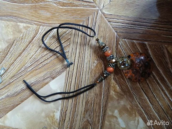 Колье ожерелье