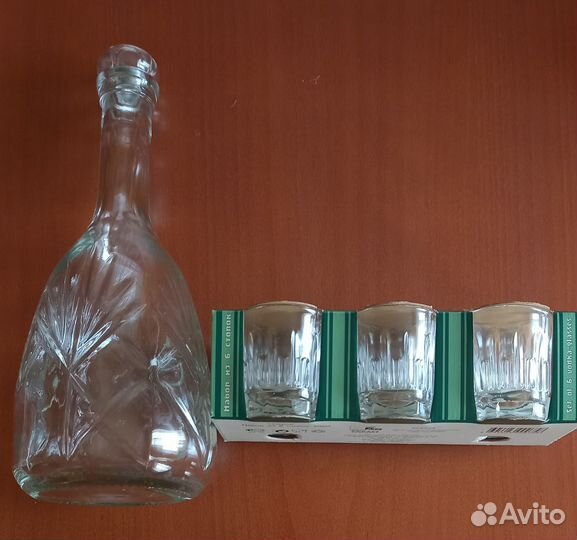 Штоф и стопки, стекло