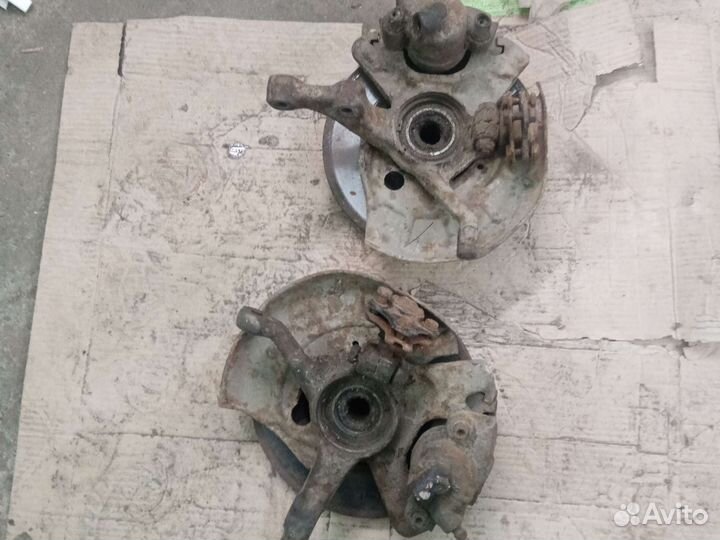 Поворотный кулак audi 80