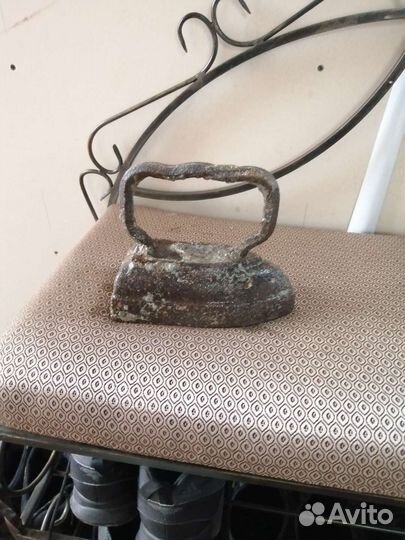 Утюг чугунный старинный