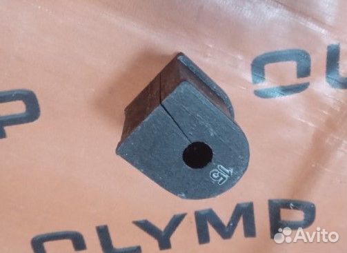 Втулка стабилизатора Toyota Kluger ACU20