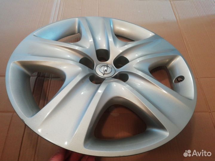 Колпак колеса Opel Astra J 13286691