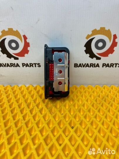 Плафон подсветки багажника Bmw X3 E83 2.5 N52 2008