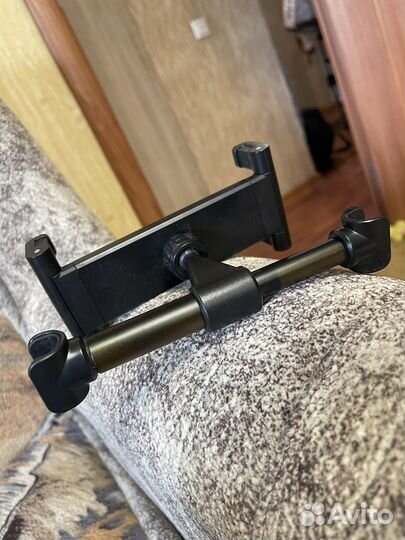 Держатель для планшета в машину