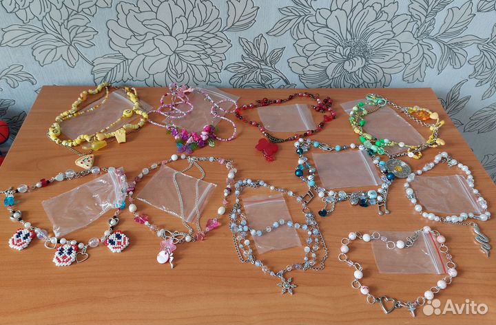 Украшения на шею