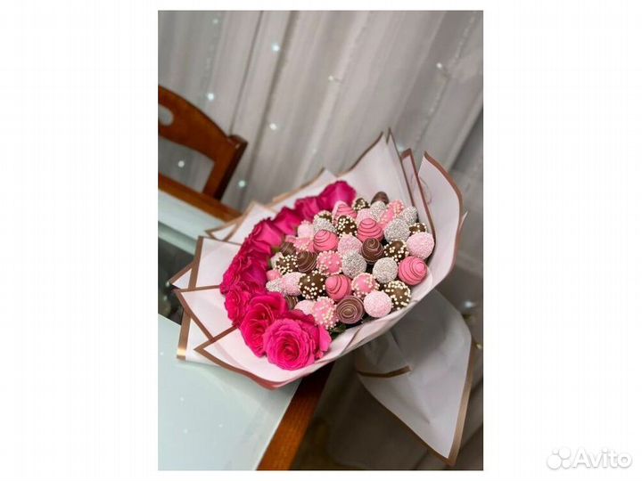 Набор клубники в шоколаде и бананы в шоколаде KLL-6699