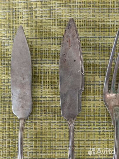 Старинный набор вилок и ножей с клеймом