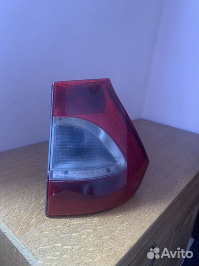 Задний фонарь Ford Galaxy