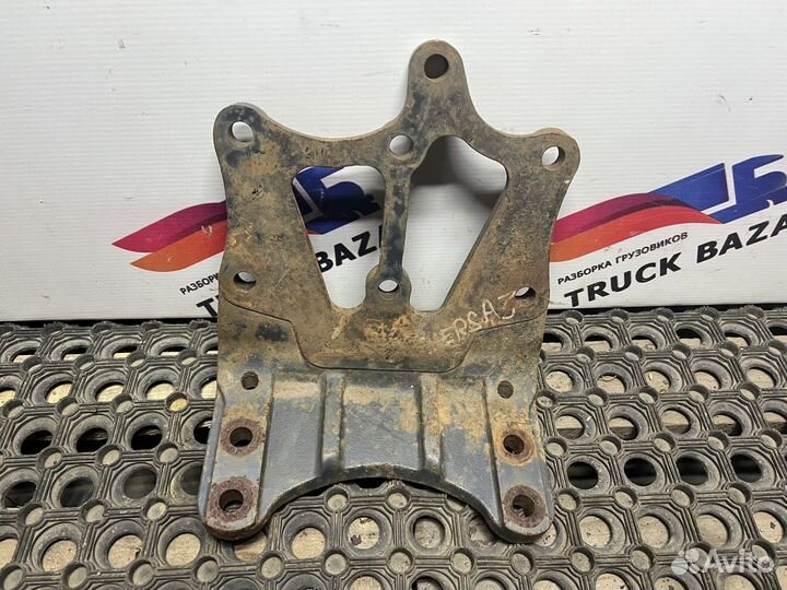 9413170801 Кронштейн траверсы левый