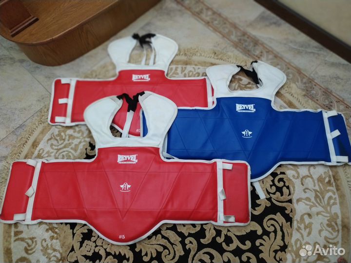 Жилет для тхэквондо б/у