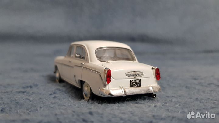 Модель автомобиля Москвич 403 1:43 Deagostini