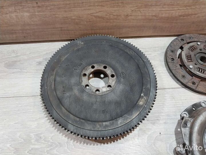 Маховик Renault Logan Комплект сцепления