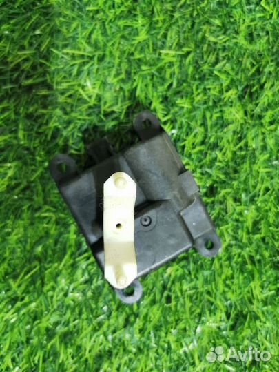 Моторчик заслонки отопителя Nissan