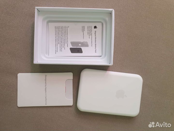 Павербанк apple