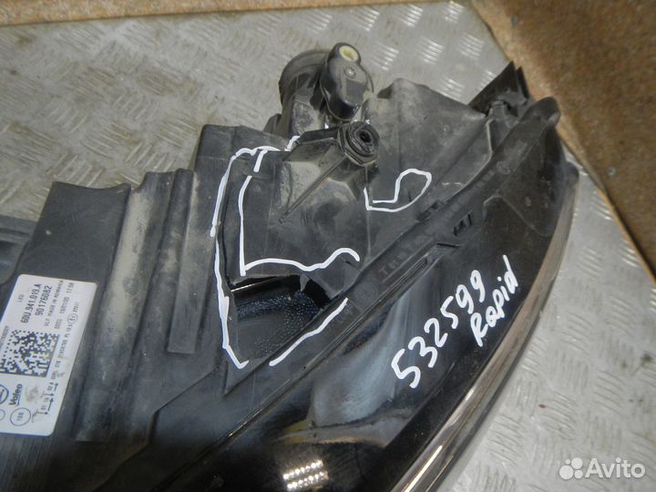 Фара левая Skoda Rapid