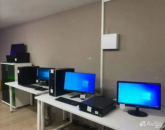 Монитор широкоформатный