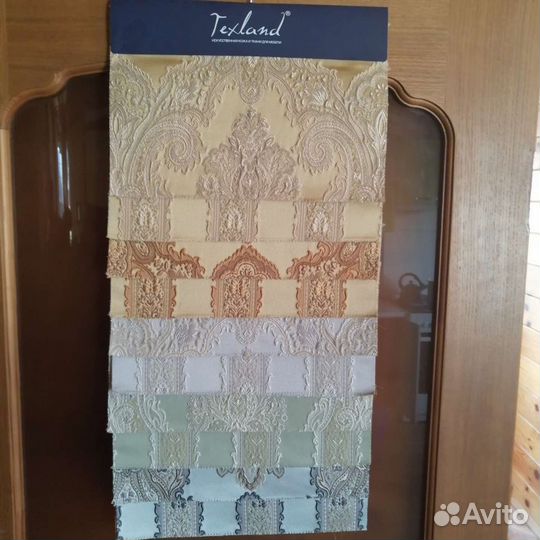 Образцы кожи и мебельных тканей