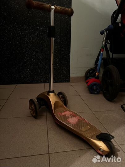 Самокат трехколесный