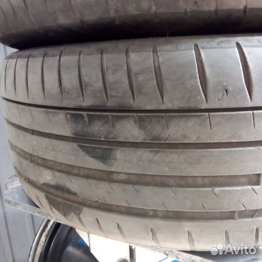 Michelin Pilot Sport 4 225/45 R17