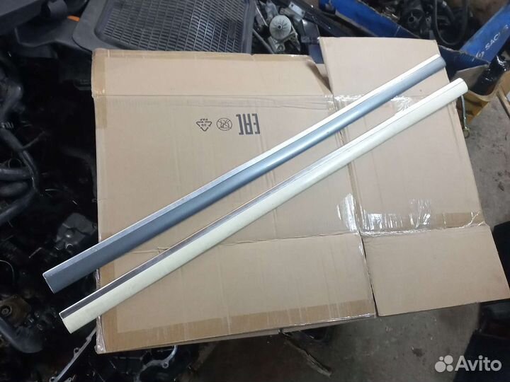 VW Passat B5+ FL молдинг 3B0853516C правый перед