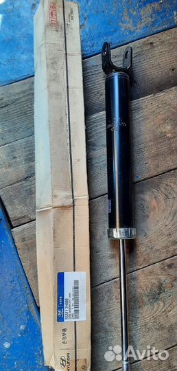 Амортизатор задний на Hyundai Elantra оригинал