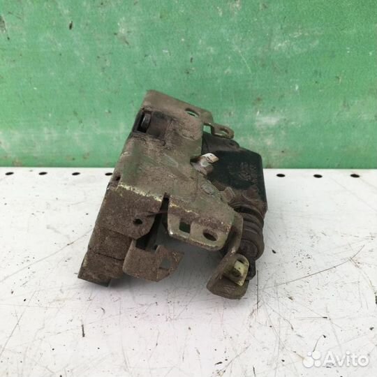 Замок двери передней правой Рено Логан