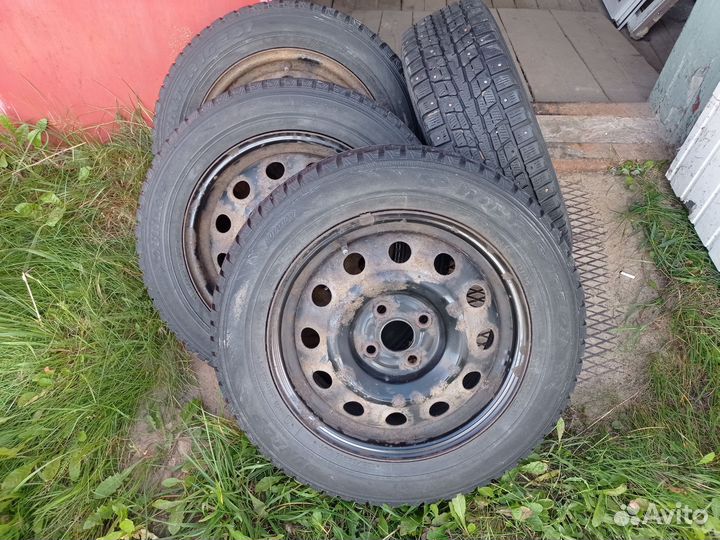 Dunlop SP Winter Ice 01 185/65 R15 88T