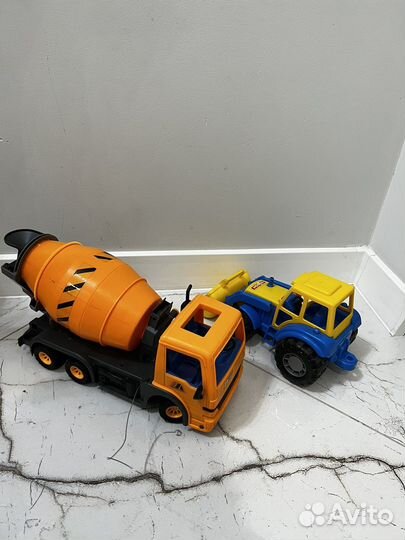 Бетономешалка и трактор игрушки для мальчика