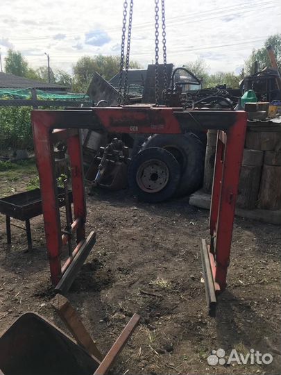 Гидравлический захват поддонов для манипулятора