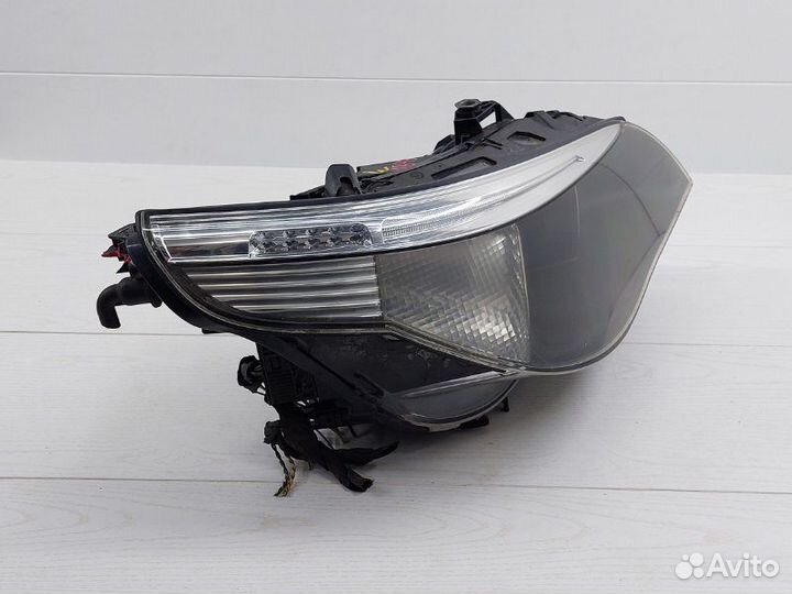 Фара ксеноновая правая Bmw