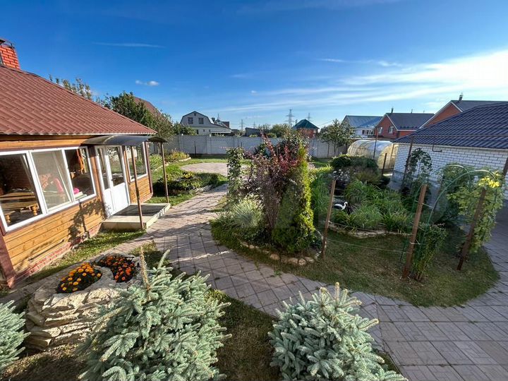 Коттедж 301 м² на участке 10 сот.