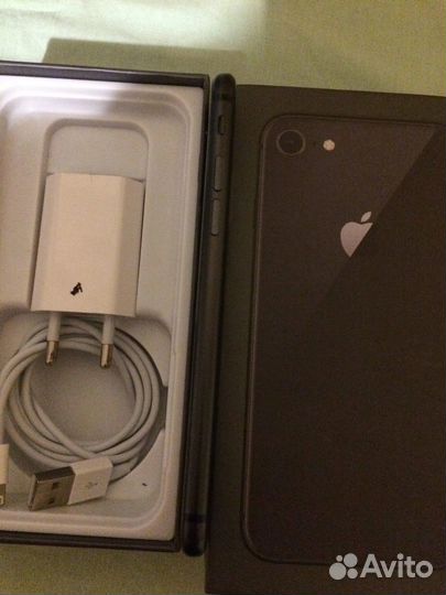 iPhone 8, 64 ГБ
