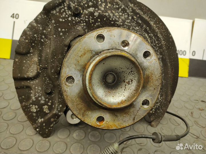 Кулак поворотный передний левый Bmw 320I E90