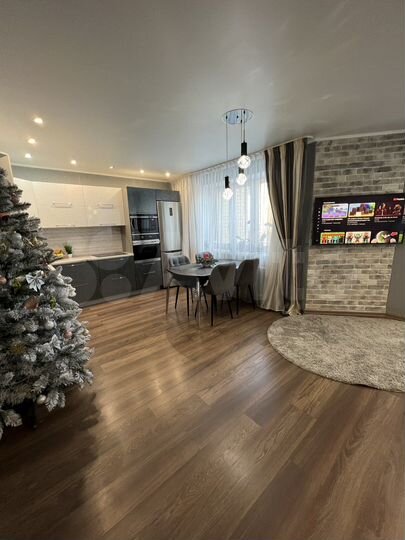 3-к. квартира, 92 м², 8/15 эт.