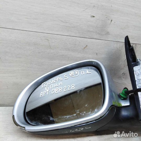 Зеркало наружное левое Volkswagen Jetta 5