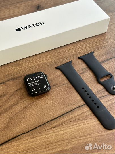 Apple watch se 44mm (серый космос) с гарантией