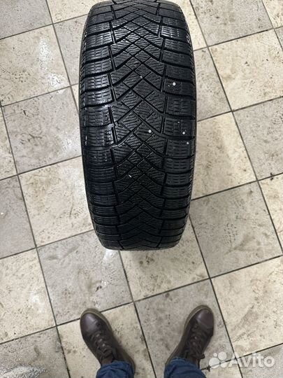 Pirelli Ice Zero 205/60 R16