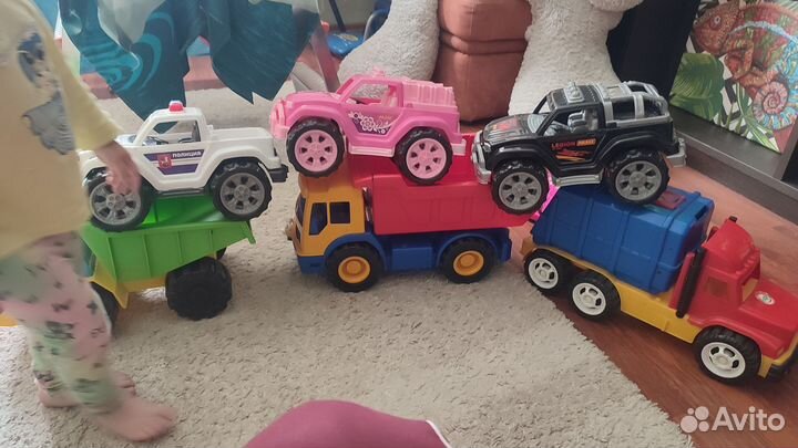 Продам большие машины, мягкие игрушки