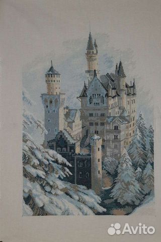 Картина вышитая крестом "Замок зимой"