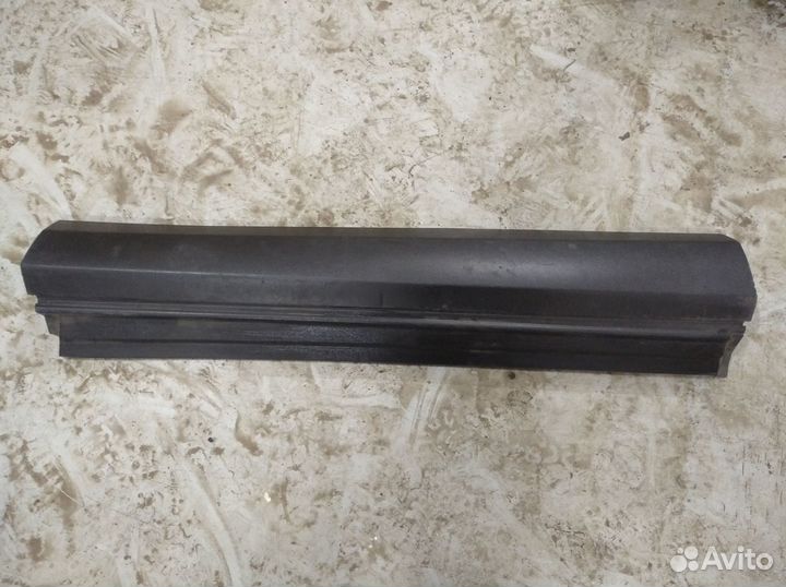 Накладка передней двери Toyota RAV4 2015-2019