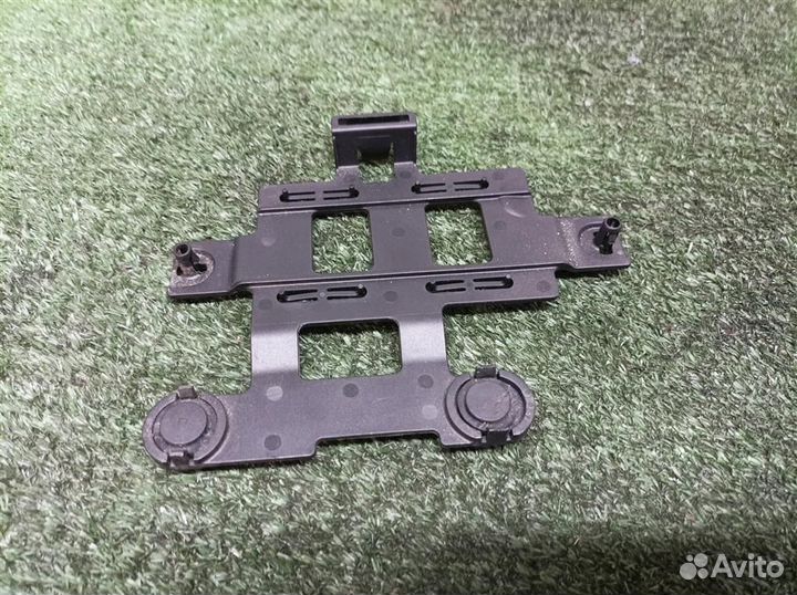 Кронштейн (сопут. товар) VW Touareg 2002-2010