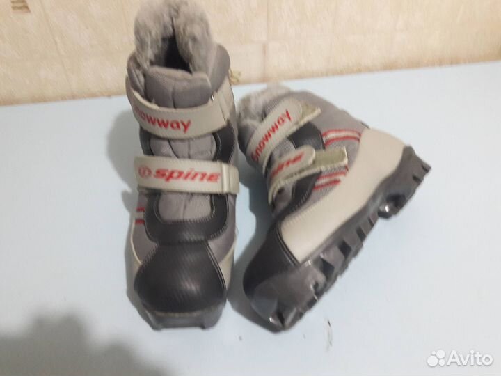 Лыжные ботинки детские NNN, размер 33-34