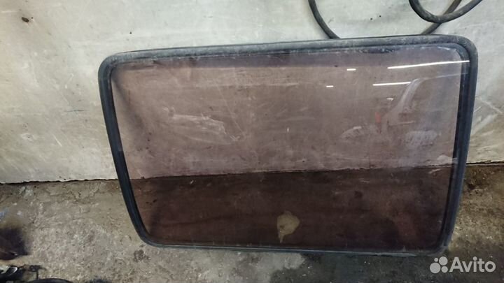 Стекло правое Nissan Serena C23 CD20 1998