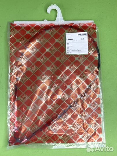 Тросик вещевого ящика левый \DAF 44494