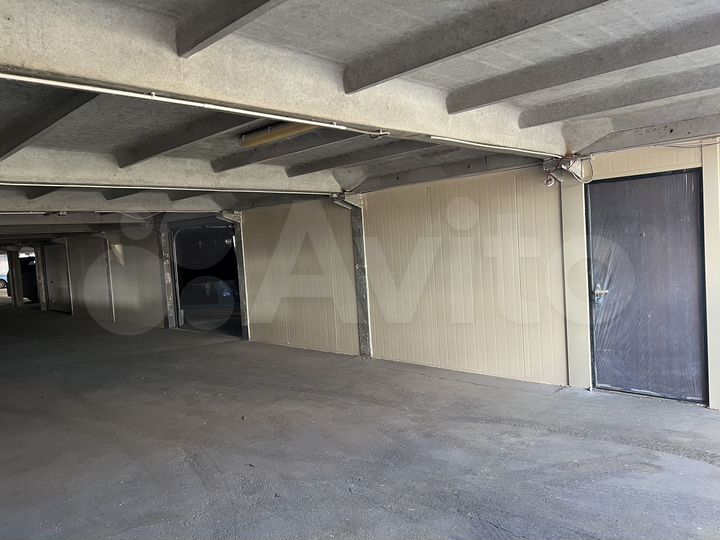 Гараж, > 30 м²