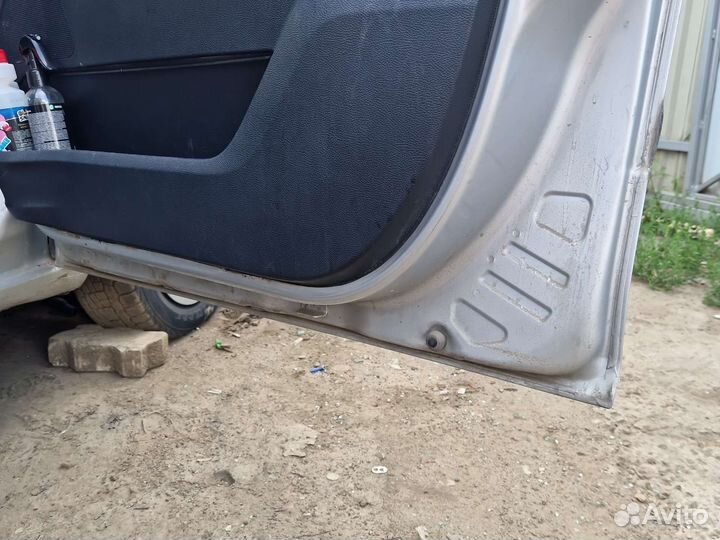 Передний правый дверь в сборе шкода фабия 2