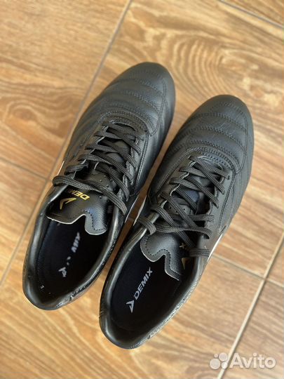 Футбольные бутсы