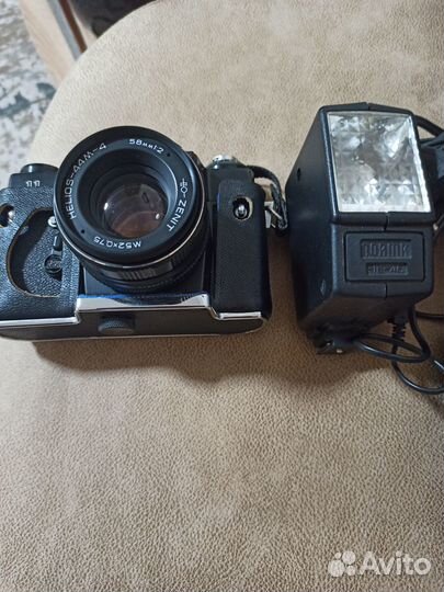Пленочный зеркальный фотоаппарат зенит