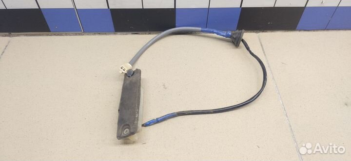 Кнопка открывания багажника Avensis II 2003-2008