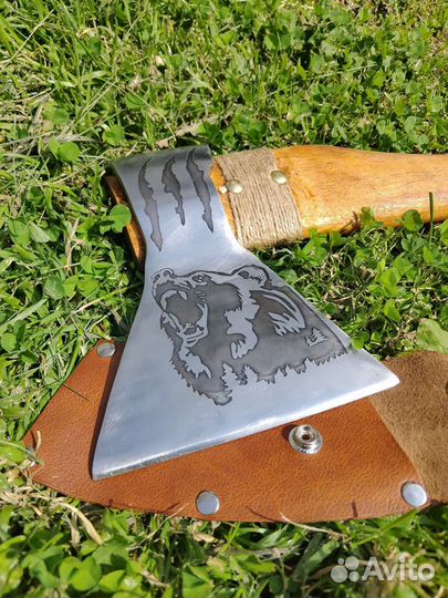 Топор с чехлом